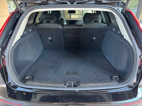 Used 2025 Volvo V60 B5 Cross Country Plus AWD/4WD image 27