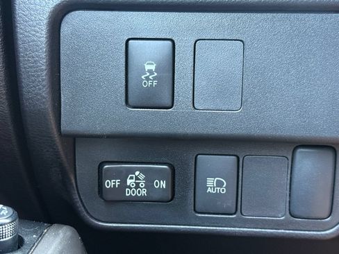 Used 2023 Toyota Tacoma SR5 AWD/4WD image 36