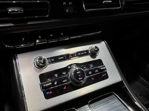 Used 2021 Lincoln Aviator AWD image 57