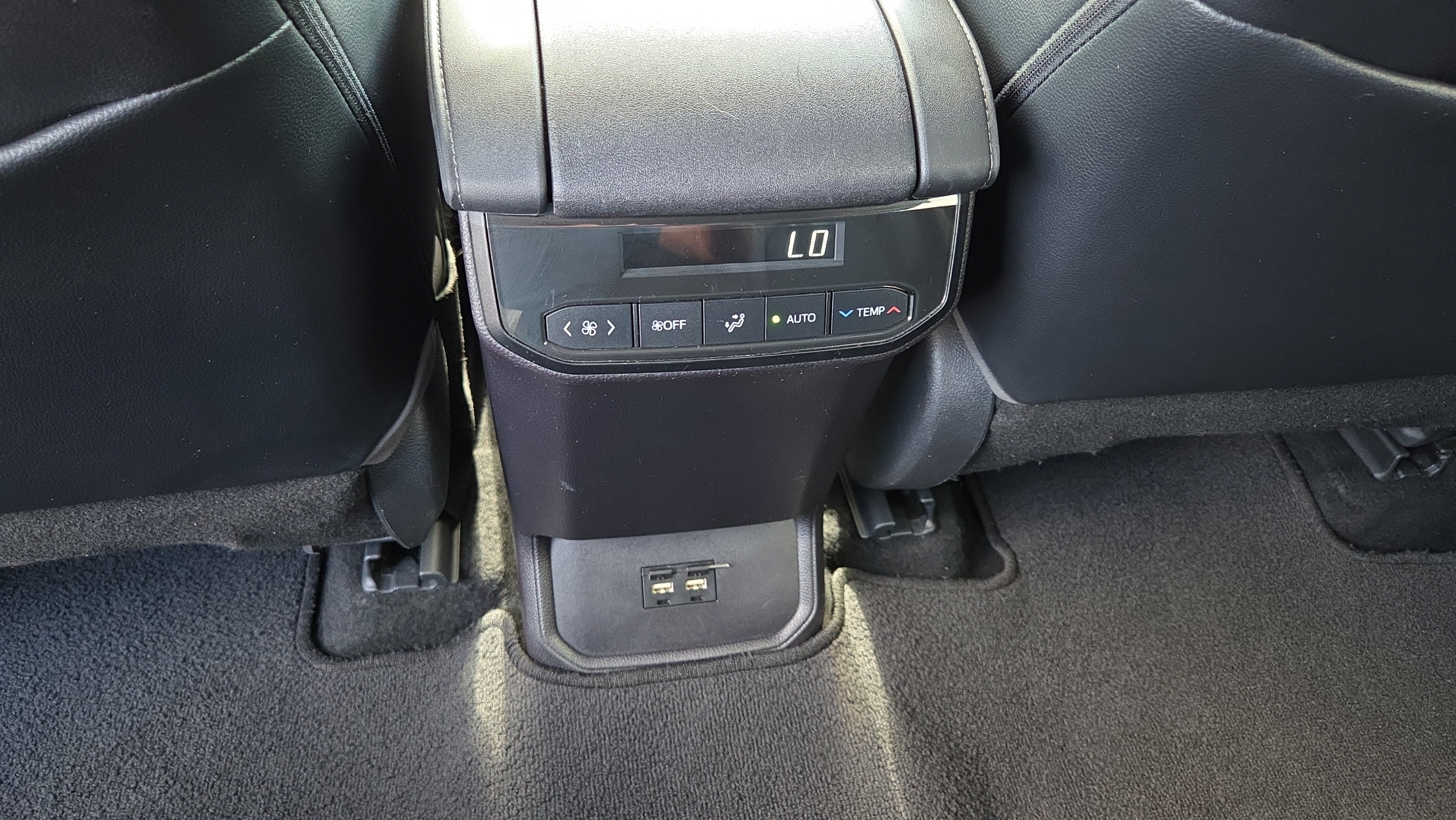 Certified 2021 Toyota Highlander XLE FWD image 14