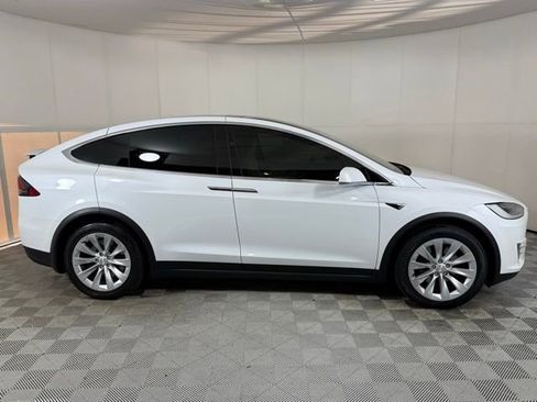 Used 2020 Tesla Model X Long Range image 8