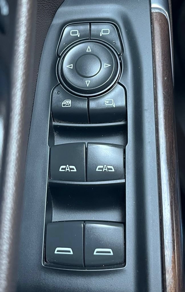 Used 2022 GMC Sierra 1500 SLT w/ Driver Alert Package II AWD/4WD image 8