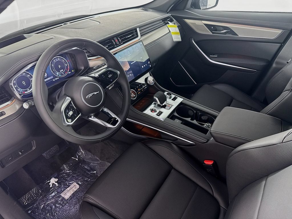 New 2026 Jaguar F-PACE R-Dynamic S AWD/4WD image 9