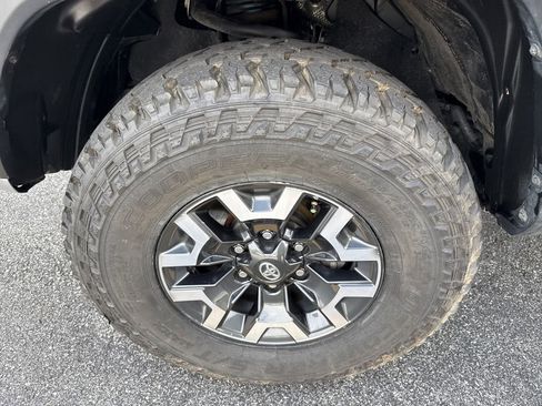 Used 2021 Toyota Tacoma TRD Off-Road image 11