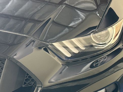 Used 2019 Ford Mustang Shelby GT350 w/ Technology Package image 46