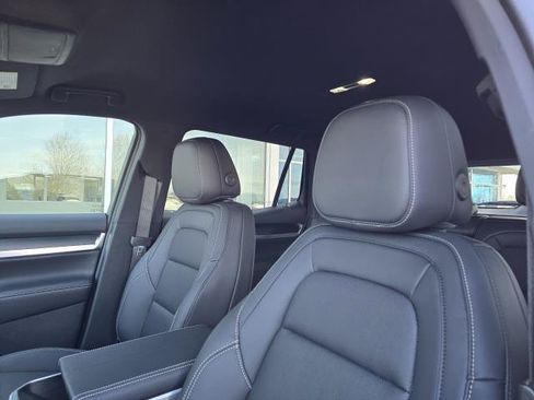 New 2026 GMC Terrain Elevation w/ Elevation Premium Package AWD/4WD image 12