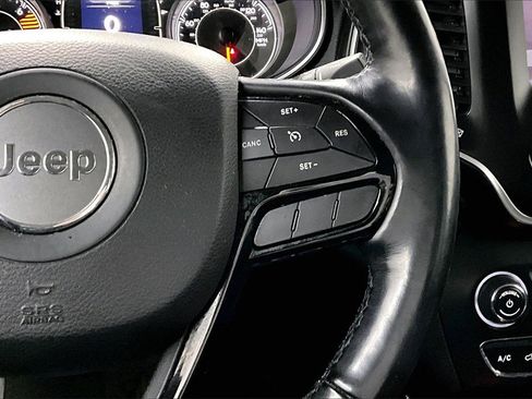 Used 2021 Jeep Cherokee Latitude Plus image 13