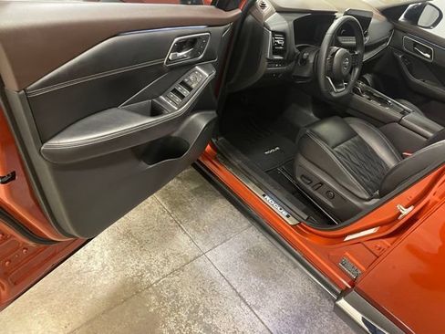 Used 2021 Nissan Rogue Platinum FWD image 19