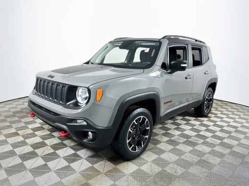 Used 2023 Jeep Renegade Trailhawk w/ Sun/Sound Group AWD/4WD image 7