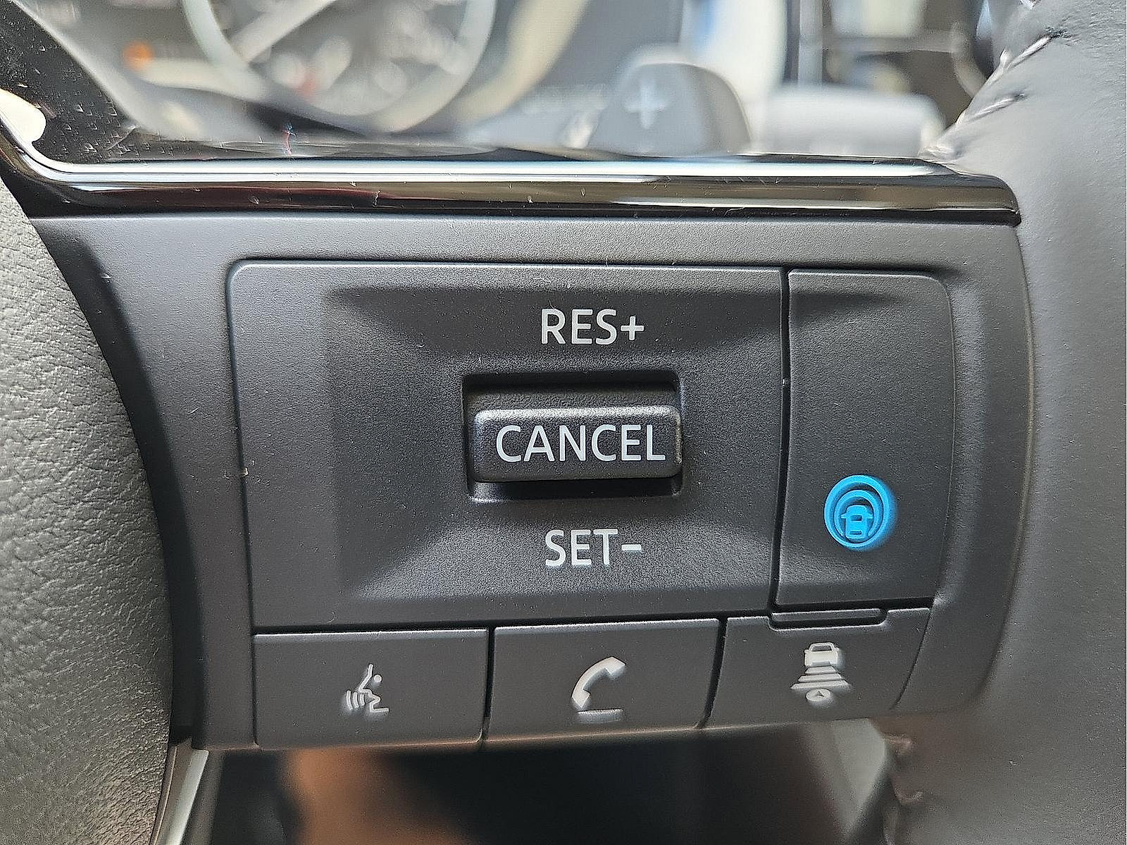 Used 2025 Nissan Pathfinder SL w/ SL Premium Package FWD image 19