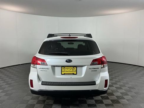 Used 2014 Subaru Outback 2.5i Limited w/ Moonroof Package AWD/4WD image 5