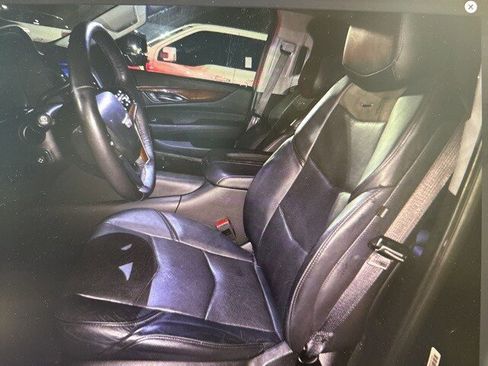 Used 2019 Cadillac Escalade Luxury w/ LPO, Radiant Package image 11