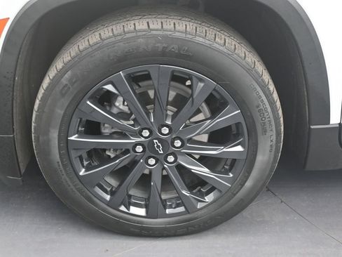 Used 2022 Chevrolet Traverse RS FWD image 9