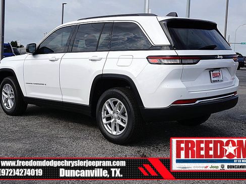 New 2026 Jeep Grand Cherokee Laredo X RWD image 3