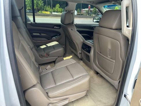 Used 2016 Chevrolet Suburban LTZ RWD image 16