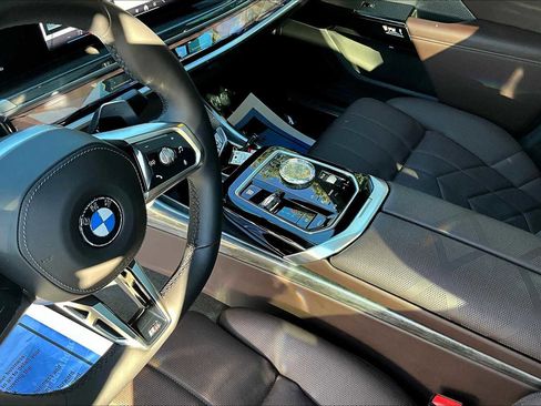 Used 2025 BMW 760i xDrive 760i xDrive w/ Executive Package image 31