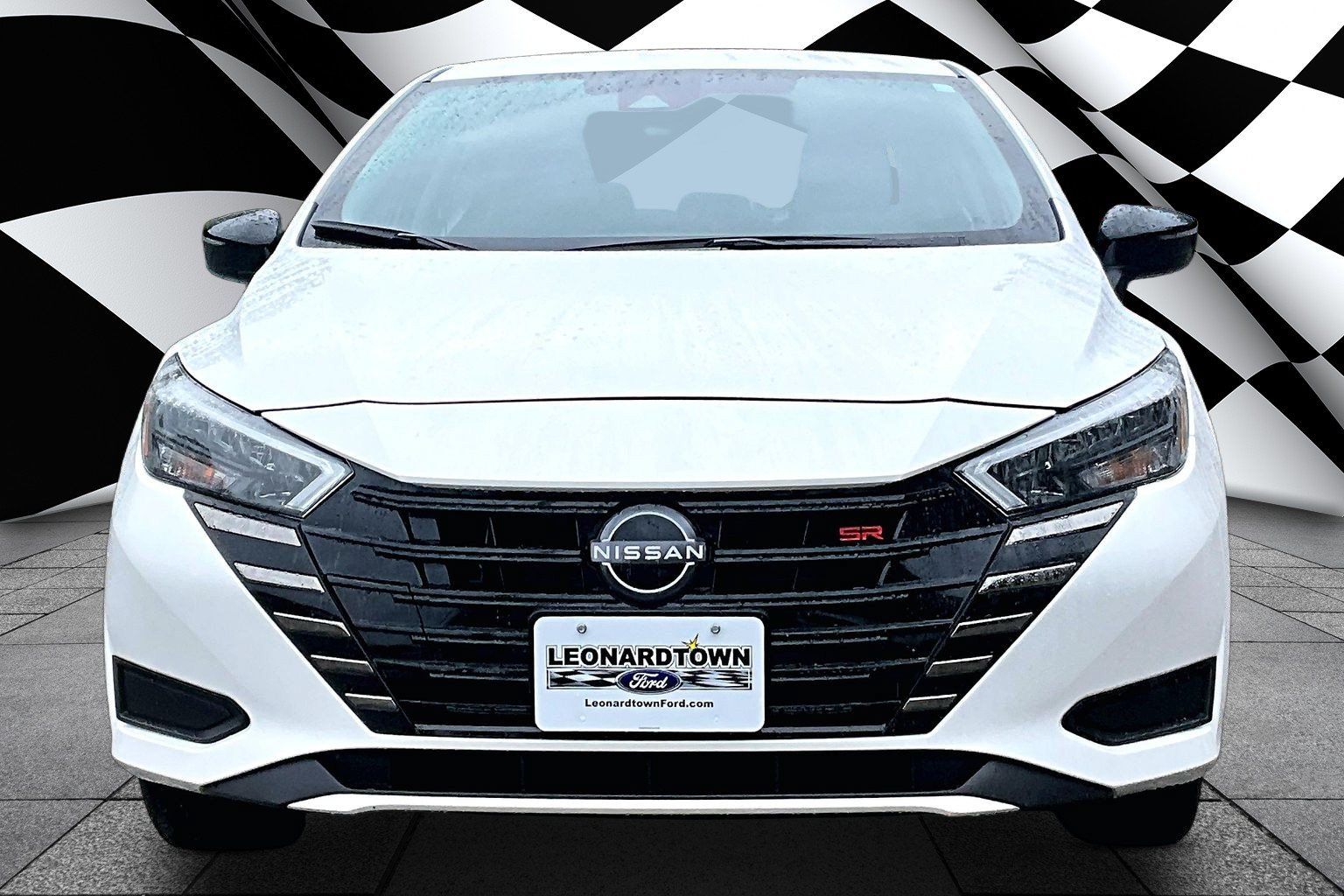 Used 2025 Nissan Versa SR w/ Trunk Package FWD image 3