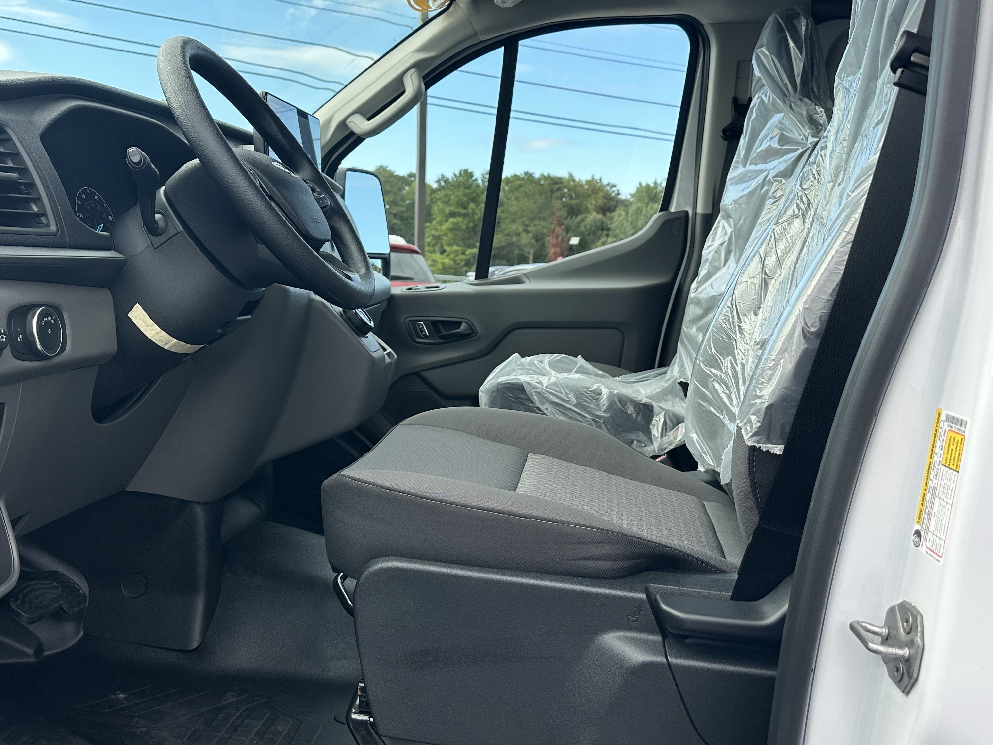 Used 2024 Ford E-Transit Low Roof RWD image 9