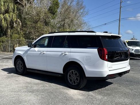 Used 2025 Ford Expedition Active image 13