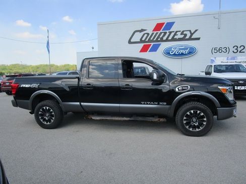 Used 2017 Nissan Titan PRO-4X image 8
