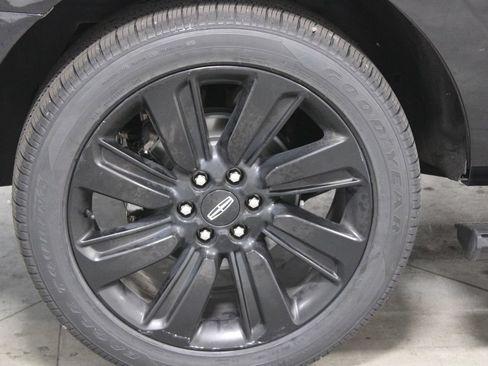 Used 2022 Lincoln Navigator Reserve AWD/4WD image 14