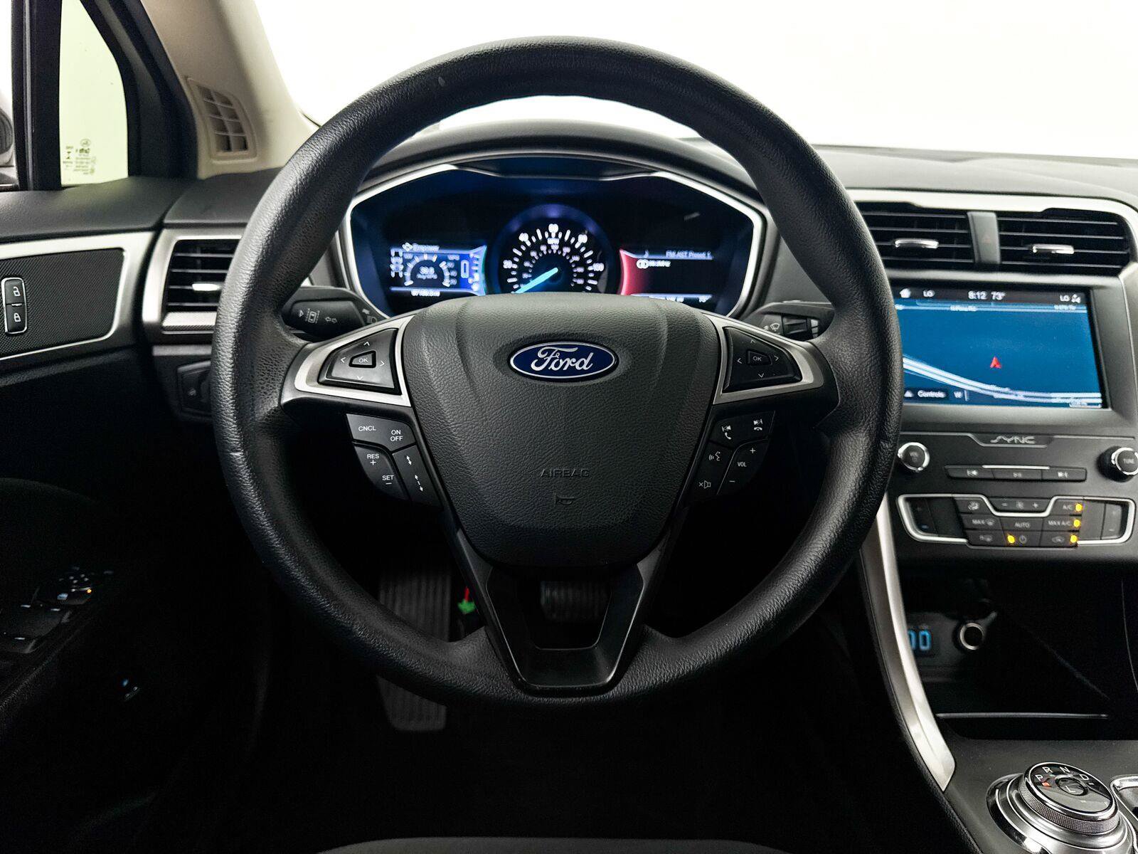 Used 2019 Ford Fusion SE FWD image 27