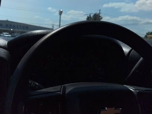 Used 2021 Chevrolet Silverado 1500 Custom image 17