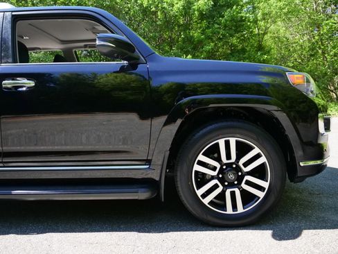 Used 2023 Toyota 4Runner Limited AWD/4WD image 39