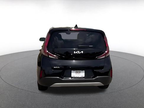 Used 2025 Kia Soul LX w/ LX Technology Package FWD image 11