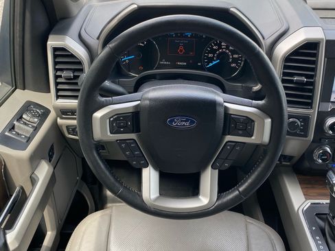 Used 2018 Ford F150 Lariat w/ Equipment Group 502A Luxury AWD/4WD image 7