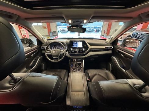 Used 2022 Toyota Highlander Limited AWD/4WD image 12