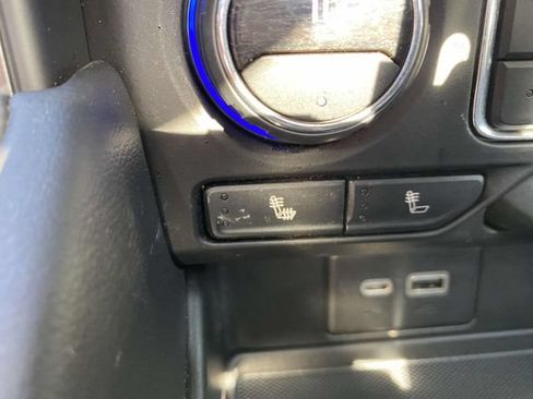 Used 2021 Chevrolet Tahoe LT w/ LT Signature Package RWD image 28