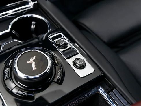 Used 2022 Rolls-Royce Cullinan image 27