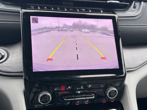 Used 2022 Jeep Grand Cherokee Overland image 23