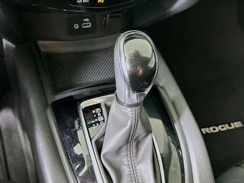 Used 2019 Nissan Rogue S w/ Special Edition Package FWD image 24