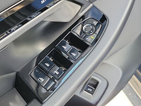 Used 2026 BMW 530i RWD image 19