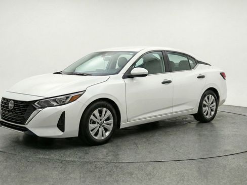 Used 2025 Nissan Sentra S FWD image 3
