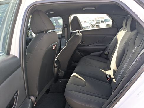 Certified 2025 Hyundai Elantra Sport image 18