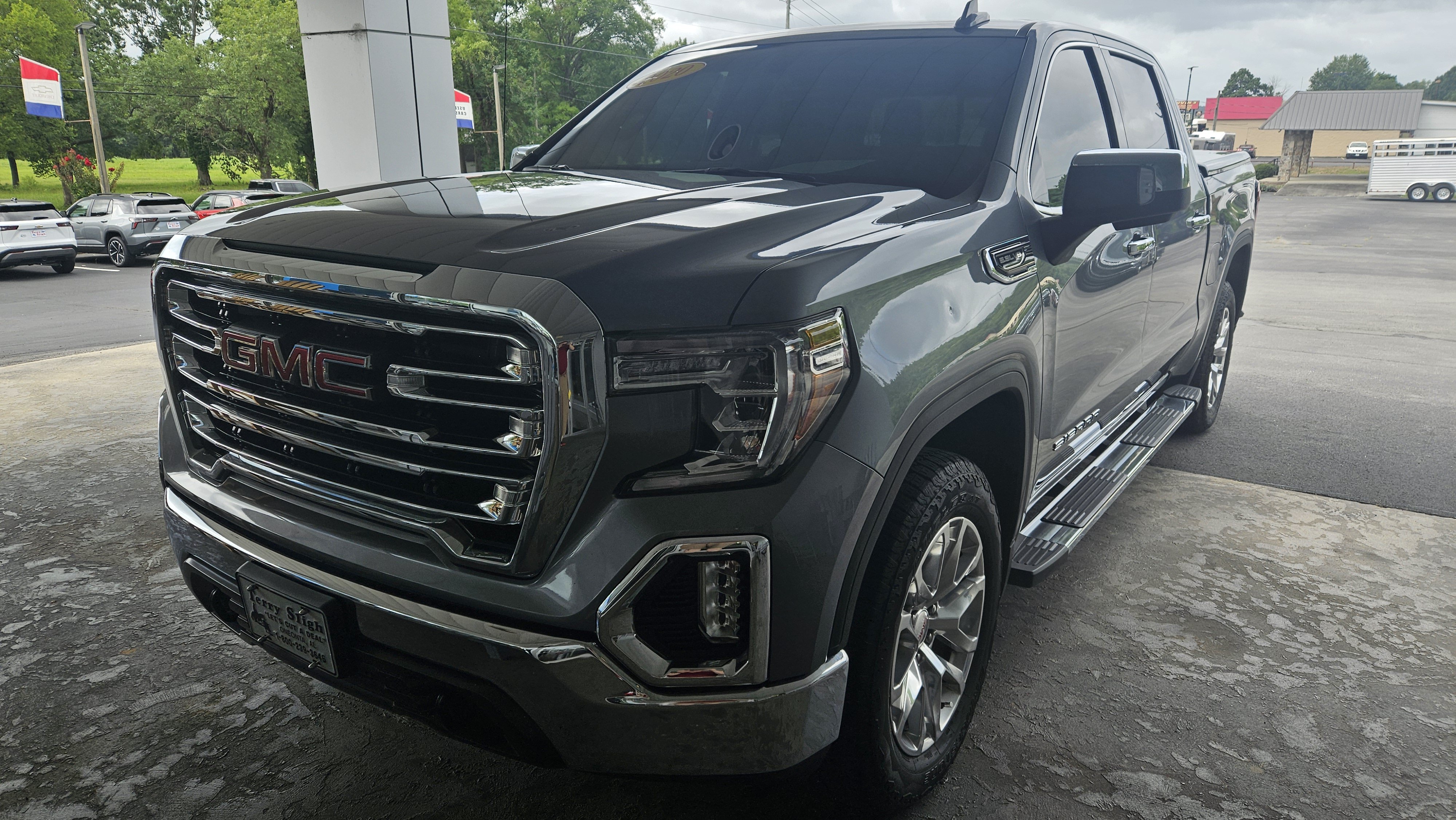 Used 2020 GMC Sierra 1500 SLT w/ SLT Premium Package AWD/4WD image 2