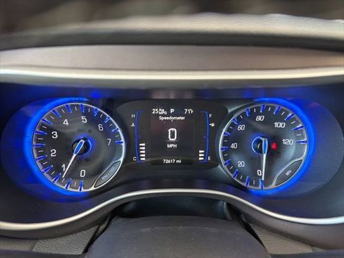 Used 2023 Chrysler Voyager LX FWD image 20
