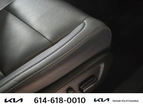 Used 2019 Toyota Highlander XLE image 28