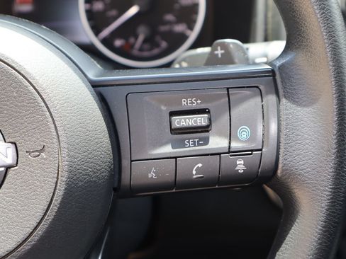 Used 2024 Nissan Rogue SV FWD image 13