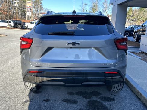Used 2024 Chevrolet Trax ACTIV w/ Sunroof Package image 9