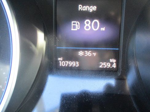 Used 2018 Volkswagen Tiguan SE image 15