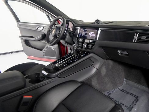 New 2026 Porsche Macan GTS image 30