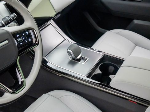 Used 2024 Land Rover Range Rover Velar Dynamic SE image 11