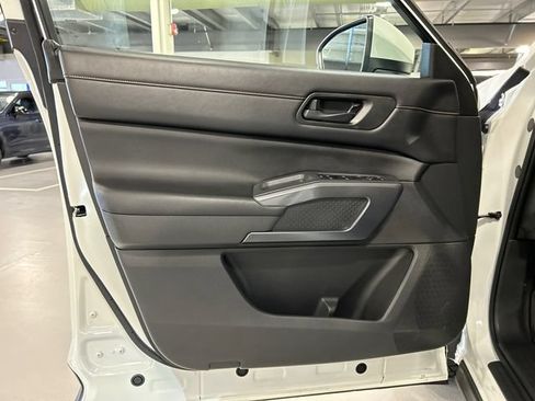 Used 2023 Nissan Pathfinder Rock Creek AWD/4WD image 9