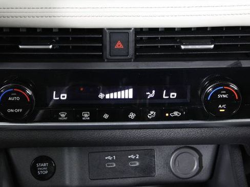 Certified 2024 Nissan Rogue SV FWD image 22