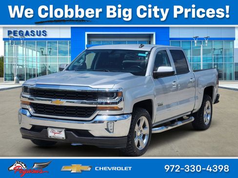 Used 2018 Chevrolet Silverado 1500 LT w/ Texas Edition RWD image 2