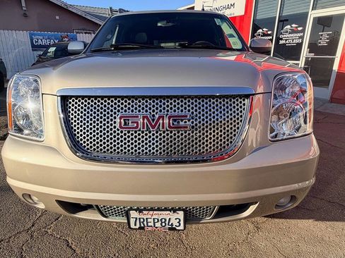 Used 2007 GMC Yukon SLT w/ SLT Preferred Equipment Group image 3